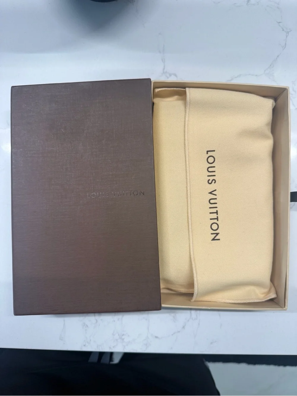 Louis Vuitton - Authentic Vintage Monogram Bucket Pouch FREE CHAIN INCLUDED